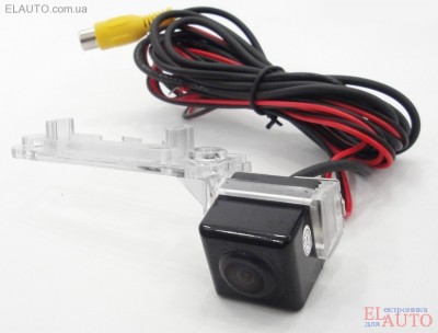 Камера Falcon SC45HCCD-170 Skoda SuperB    Камера заднего вида, тип матрицы – HCCD.
 Система видеосигнала - NTSC. Разрешение - 480 тв-линий. 
Минимальная освещенность  - 0.1 Люкс. Парковочная разметка.